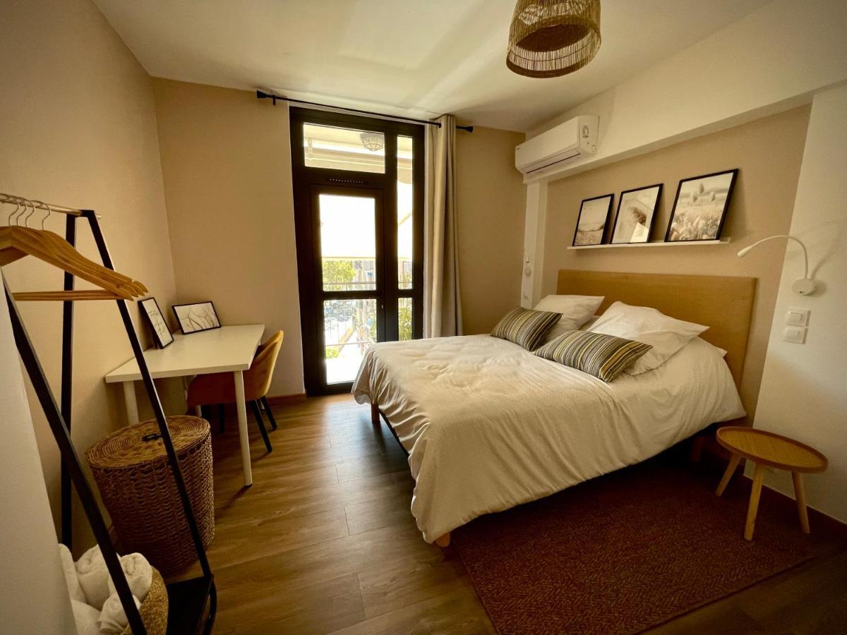 Tres Bel Appartement Central, Au Calme Avec Balneo 佩皮尼昂 外观 照片